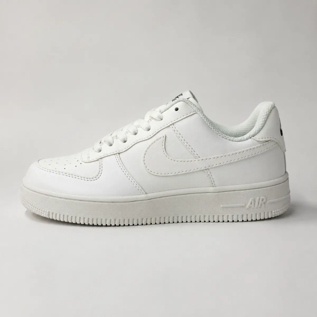 Ni*ke Premium Snakers