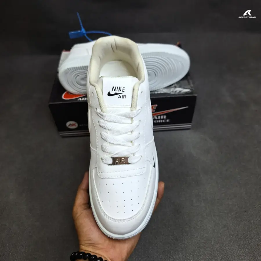 Luxury White Sneakers – Clean Look, Premium Vibe