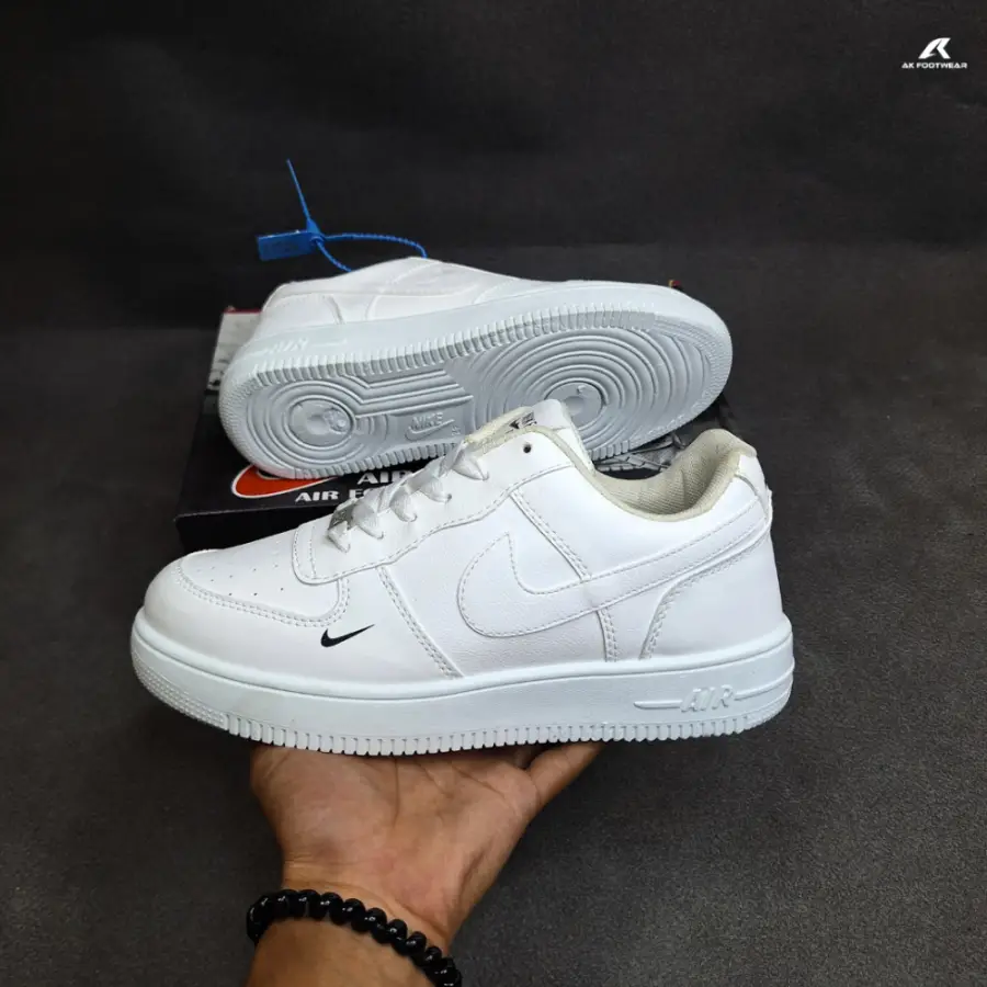 Luxury White Sneakers – Clean Look, Premium Vibe