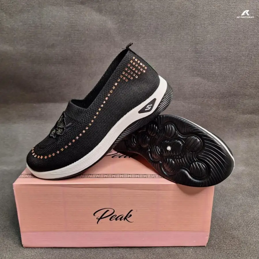 Velvetra Women’s Comfort Shoe